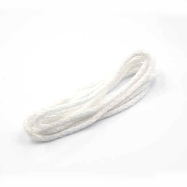 Sznurek bawełniany okrągły w kolorze białym do odzieży, obuwia i wyrobów ekologicznych.