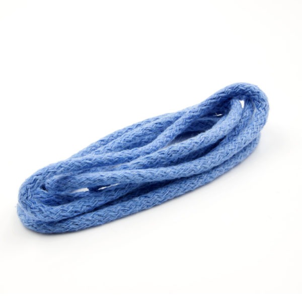 Sznurek bawełniany okrągły w kolorze niebieskim do odzieży, obuwia i wyrobów ekologicznych.