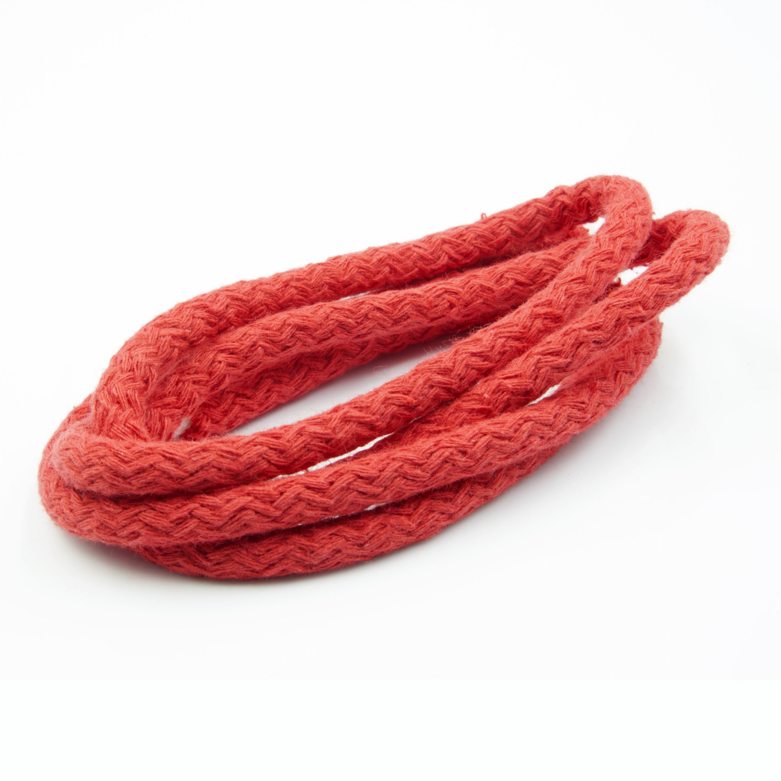 Sznurek bawełniany okrągły w kolorze czerwonym do odzieży, obuwia i wyrobów ekologicznych.